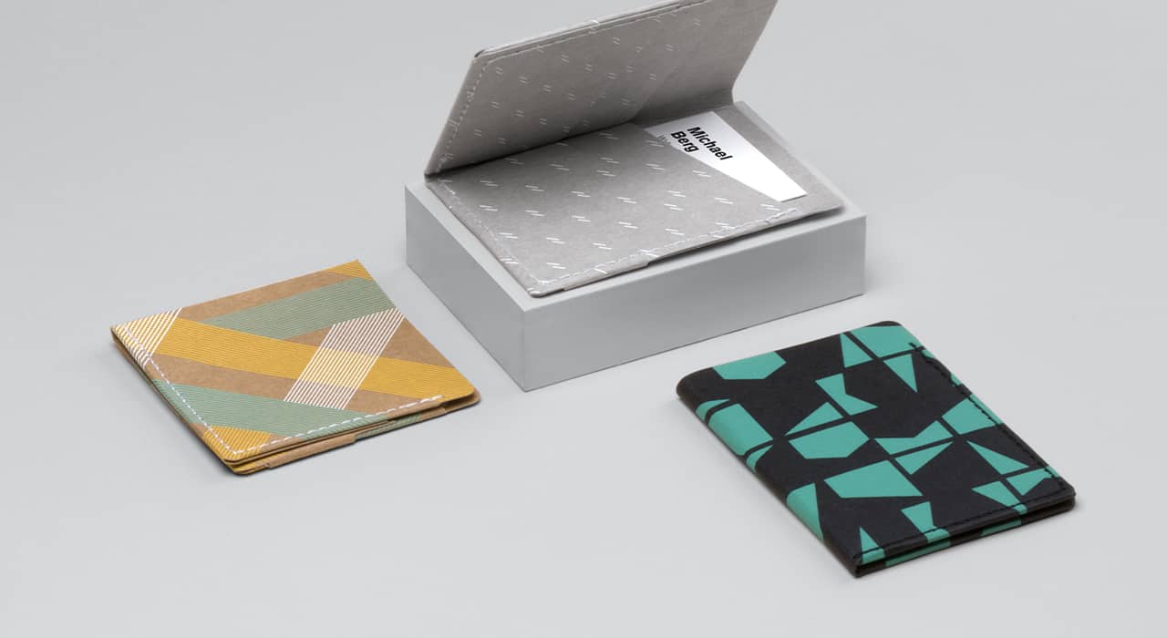 MOO Size Business Card Holder, The ShowCase
